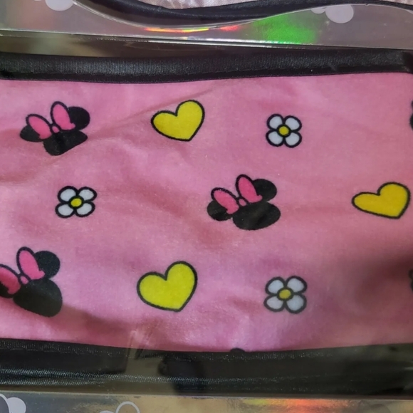 The Creme Shop Disney Minne & Mickey Season's Treatings Set - Picture 6 of 10